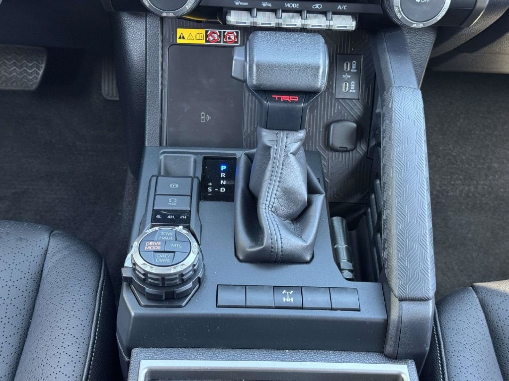 2025 Toyota 4Runner TRD Off-Road - Photo 6