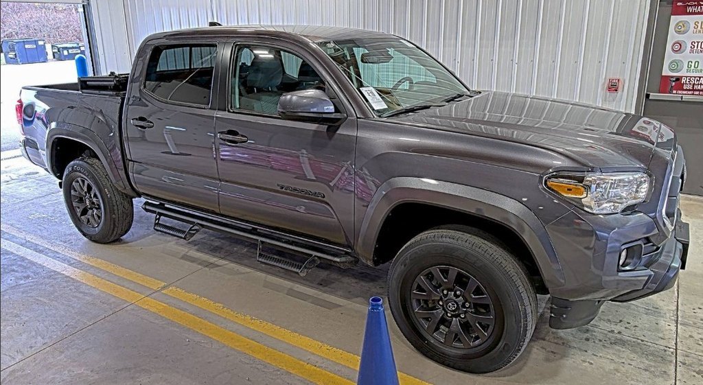 2023 Toyota Tacoma SR5 Double Cab photo 4