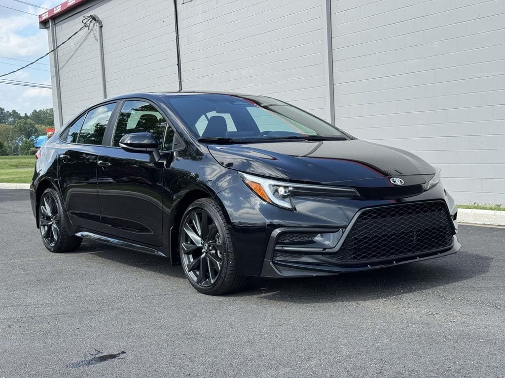 Used 2025 Toyota Corolla SE Sedan