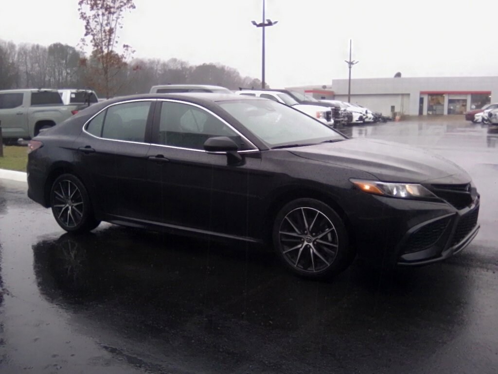 Used 2024 Toyota Camry SE Sedan