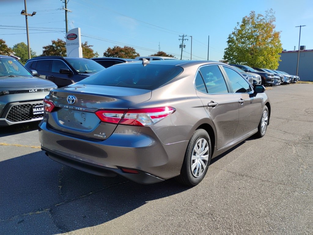 2020 Toyota Camry Hybrid LE photo 2