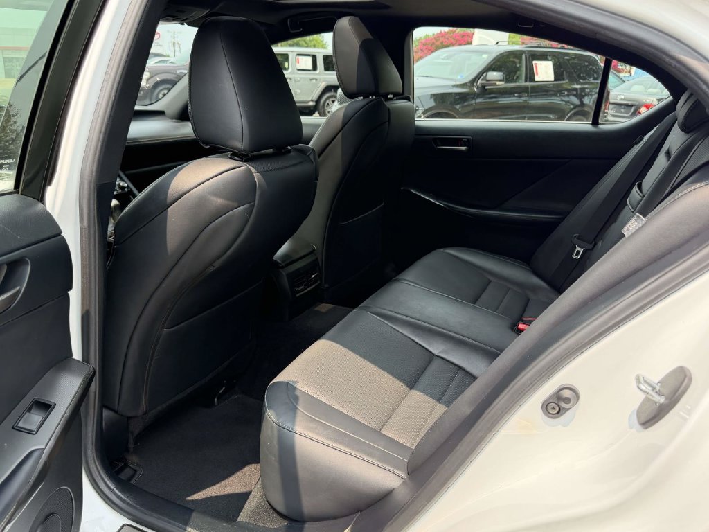 2021 Lexus IS 350 F SPORT - Photo 15