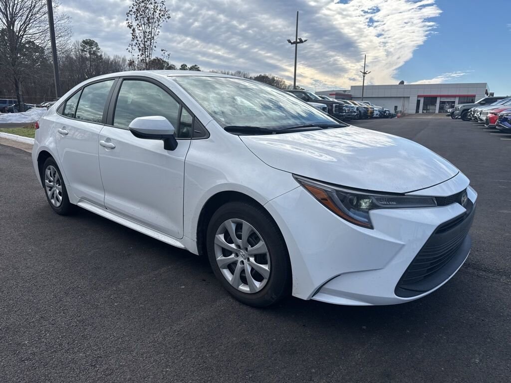 Used 2025 Toyota Corolla LE Sedan