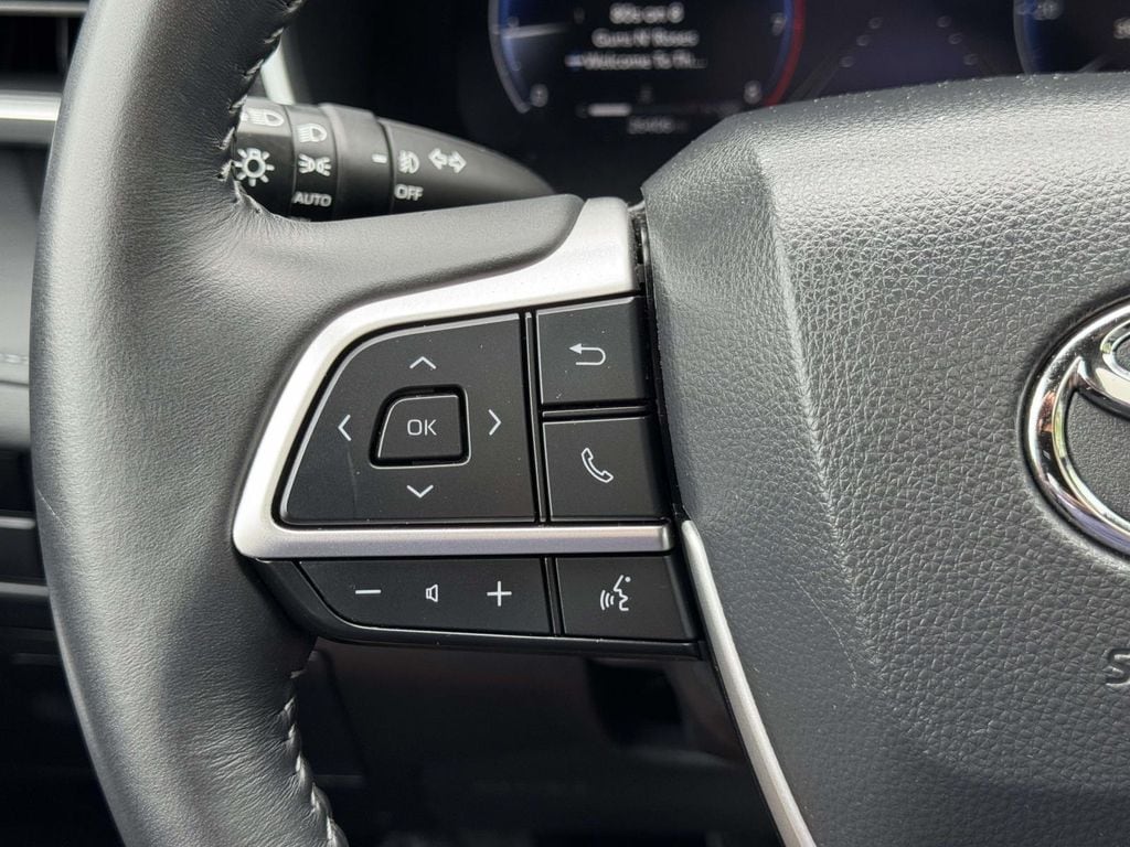 2025 Toyota Highlander XSE - Photo 11