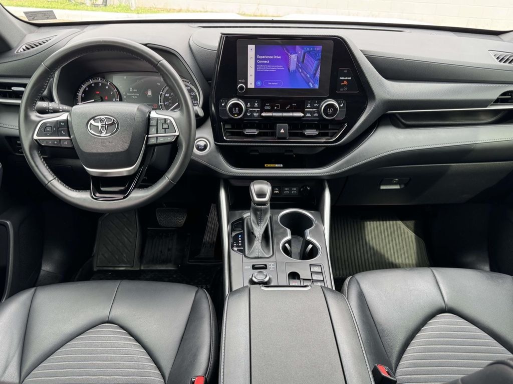 Used 2024 Toyota Highlander XSE SUV