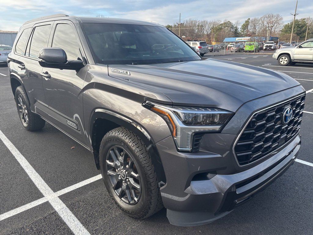 2023 Toyota Sequoia Platinum's photo