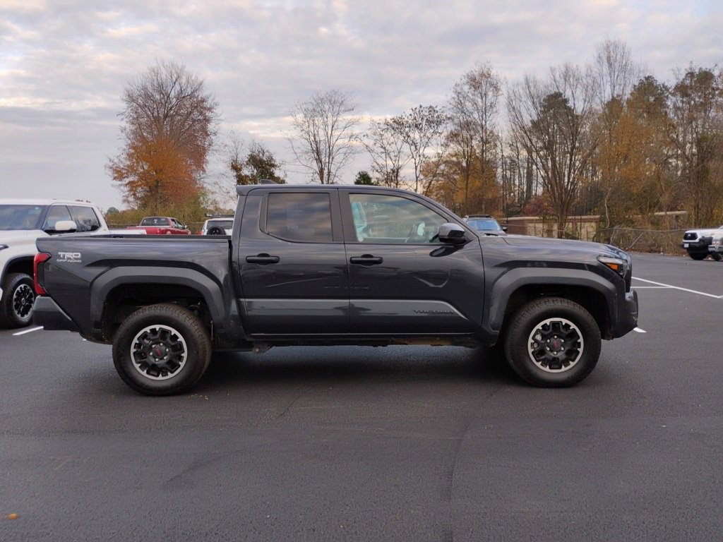 2024 Toyota Tacoma TRD Off-Road Double Cab photo 2
