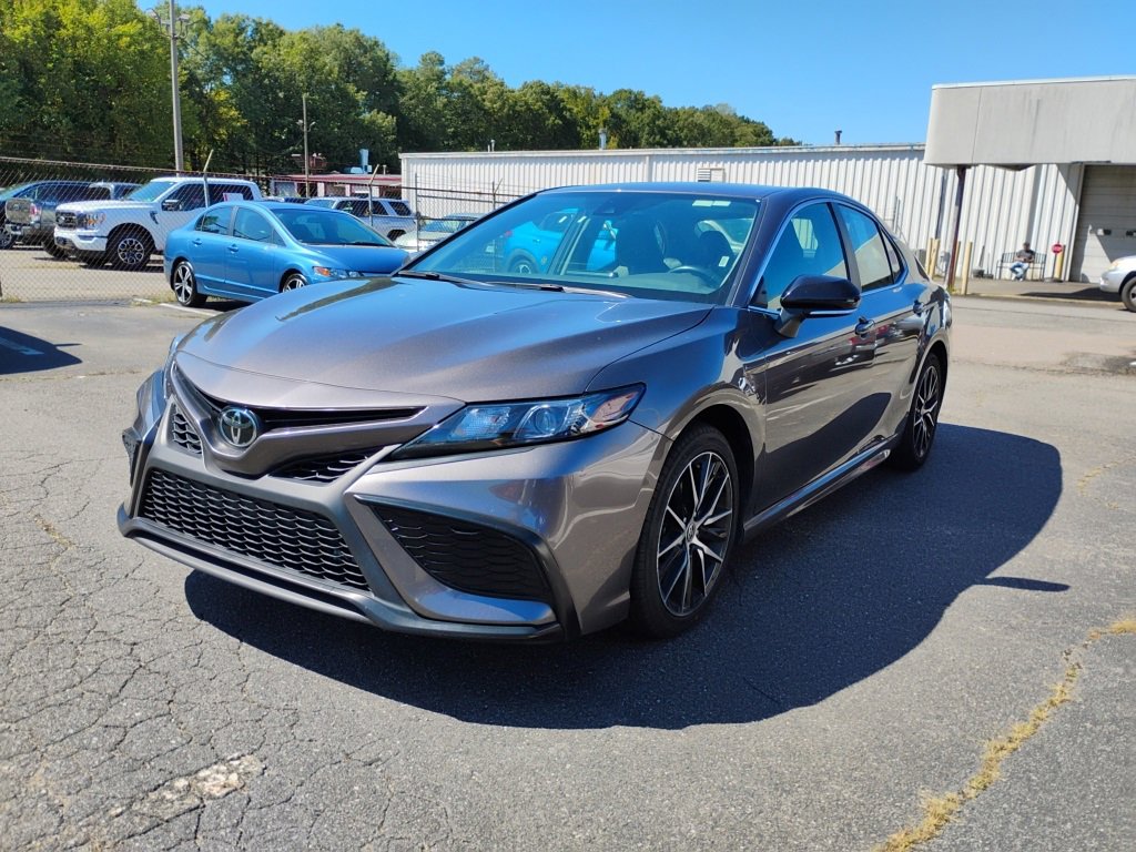 2024 Toyota Camry SE photo 4