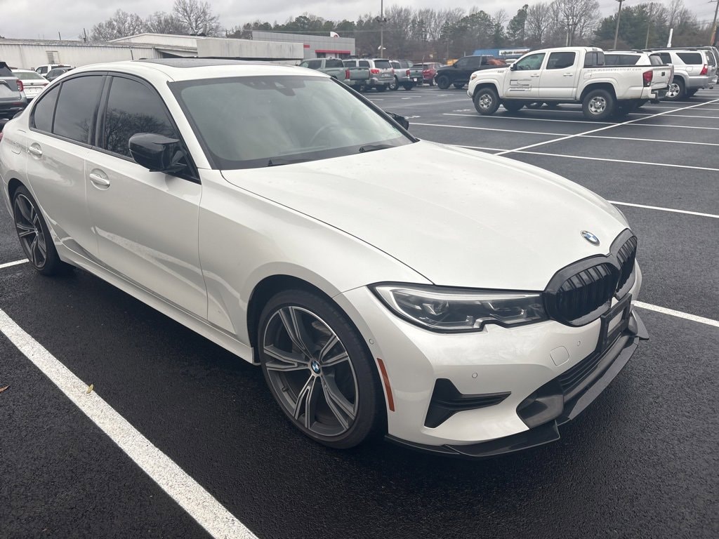 2021 BMW 3 Series 330i's photo