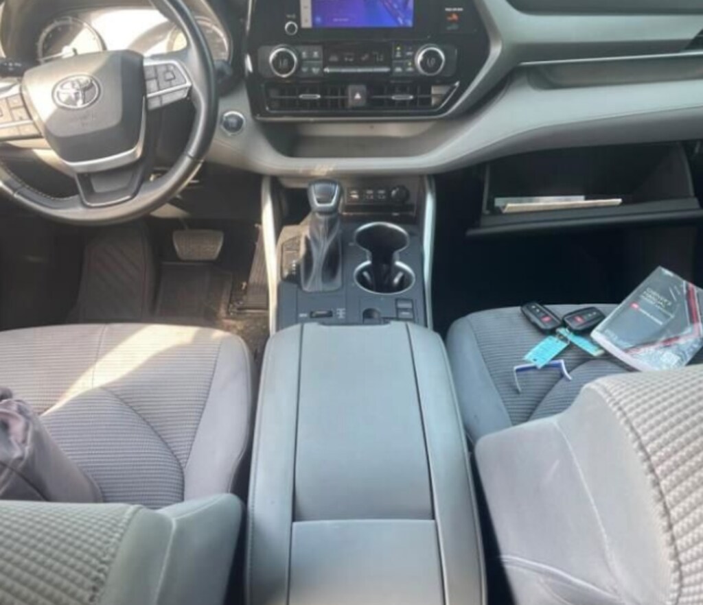 Used 2023 Toyota Highlander LE SUV