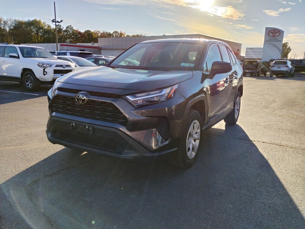 2024 Toyota RAV4 LE photo 3