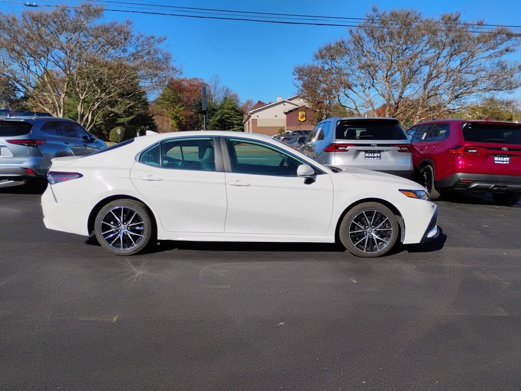 2023 Toyota Camry SE photo 2