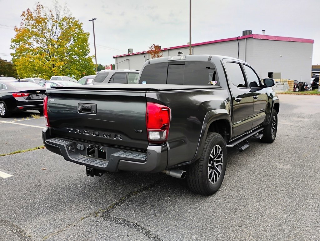 2020 Toyota Tacoma TRD Sport photo 3