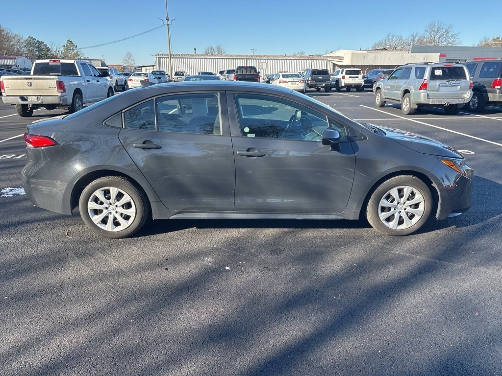Used 2025 Toyota Corolla LE with VIN 5YFB4MDE6SP232394 for sale in Northfield, Minnesota
