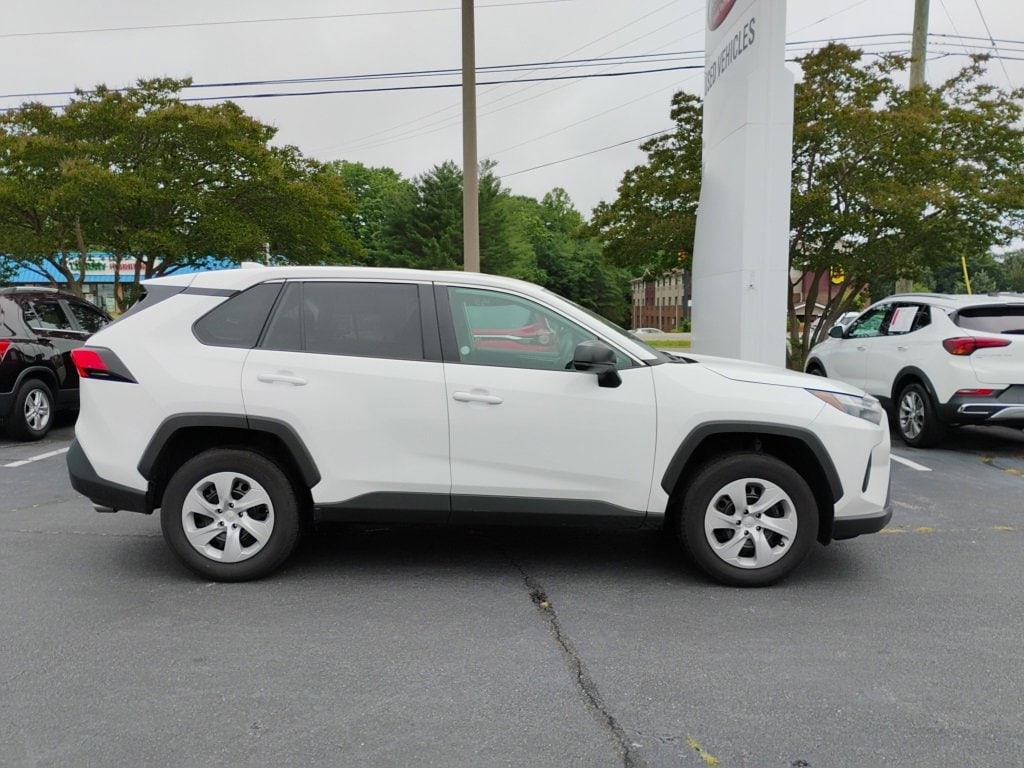 Used 2024 Toyota RAV4 LE with VIN 2T3F1RFV9RW430617 for sale in North Chesterfield, VA