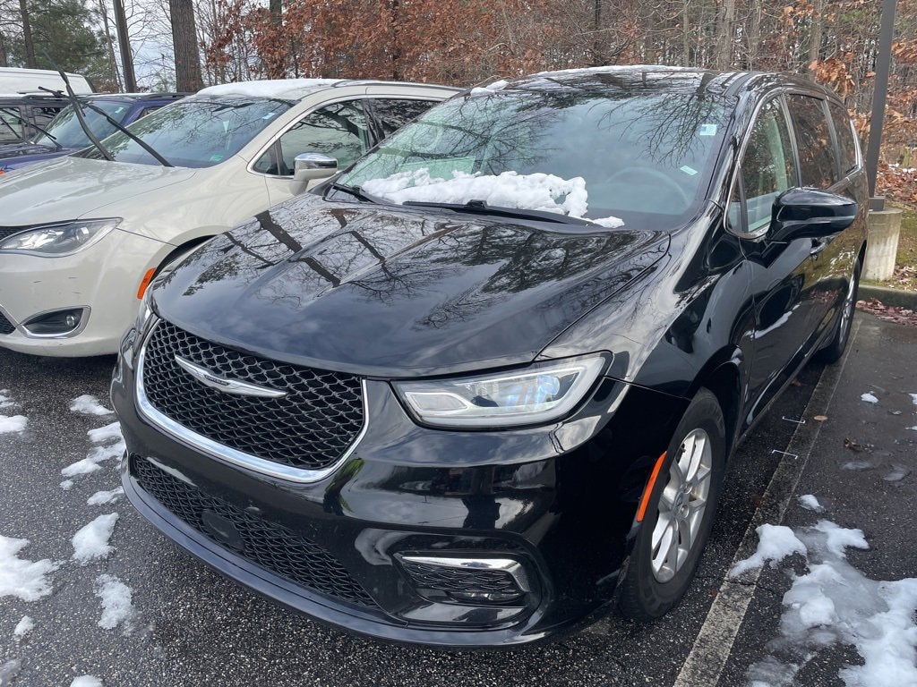 2024 Chrysler Pacifica Touring L's photo