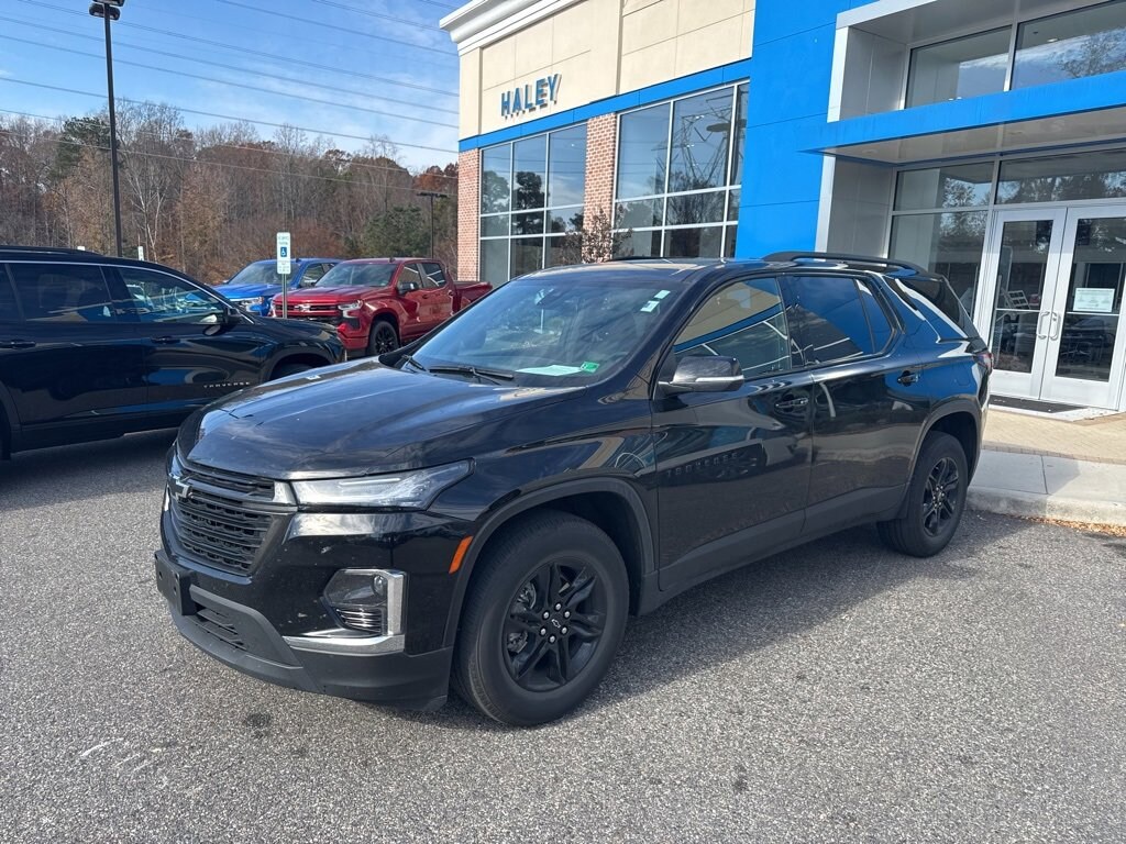 Used 2023 Chevrolet Traverse LT Cloth SUV