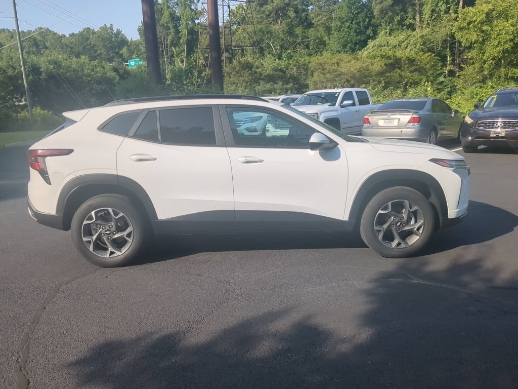 Used 2024 Chevrolet Trax LT SUV