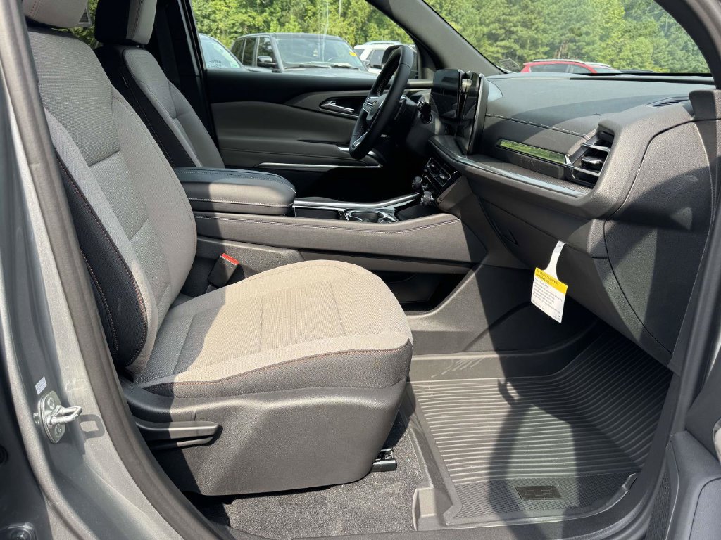 2027 Chevrolet Traverse LT - Photo 14