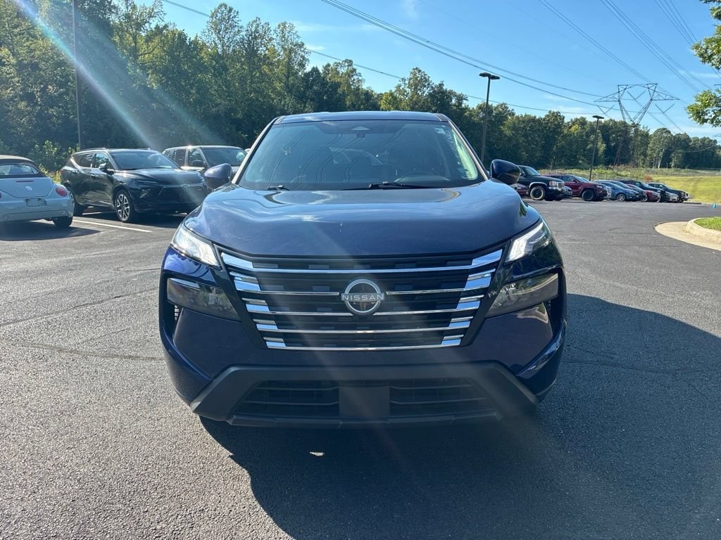 Used 2025 Nissan Rogue SV