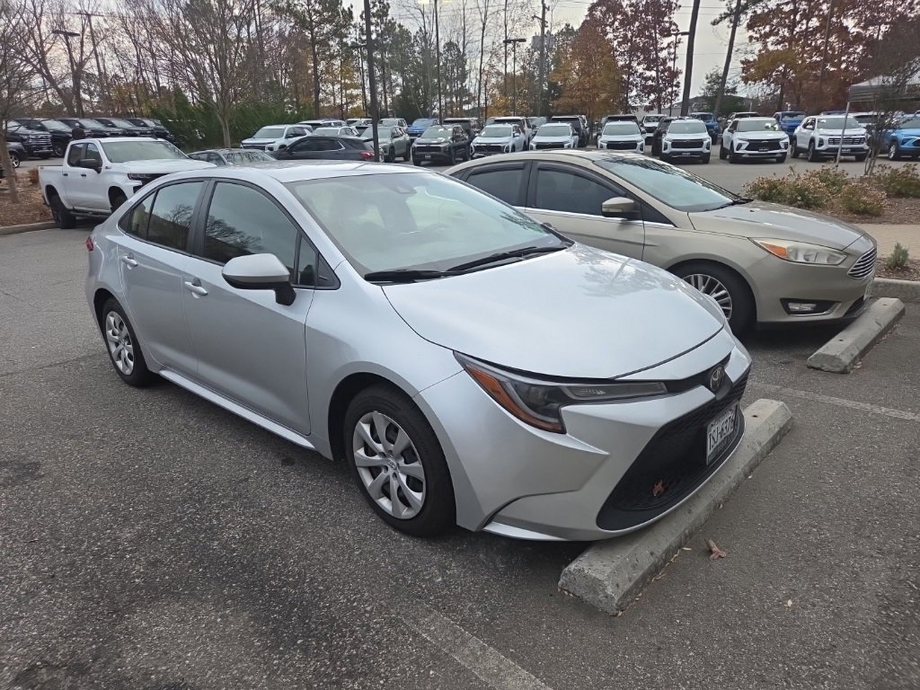 2022 Toyota Corolla LE photo 2