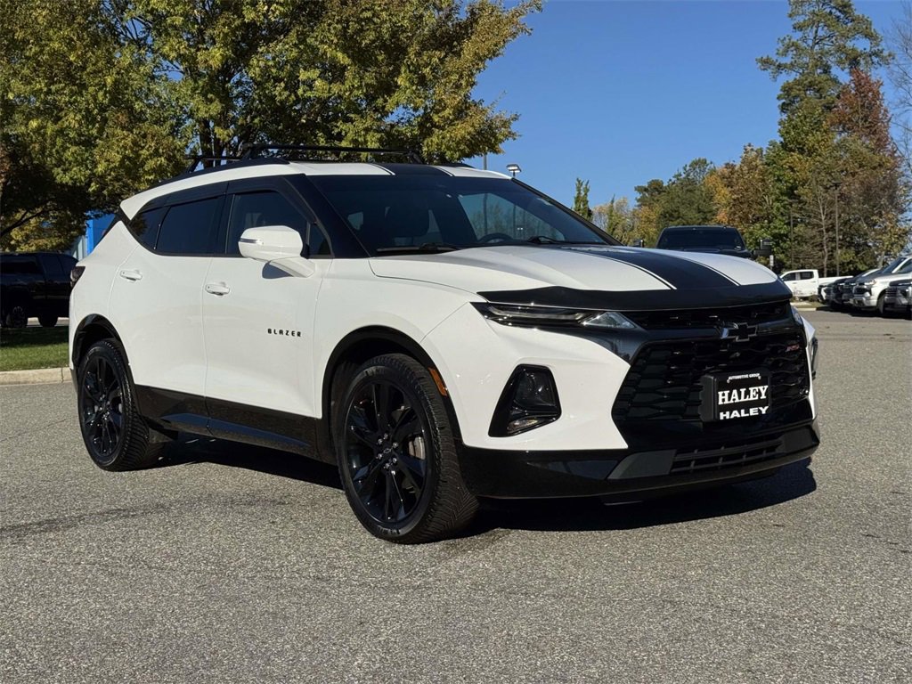2019 Chevrolet Blazer RS photo 2