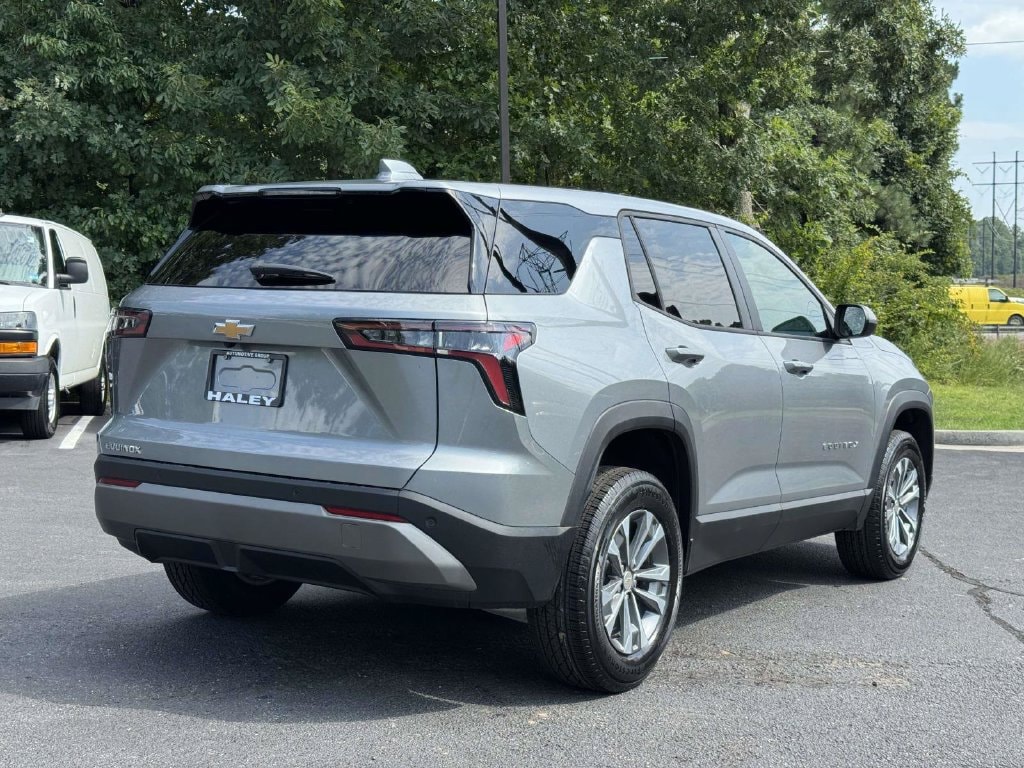 2027 Chevrolet Equinox LT - Photo 21