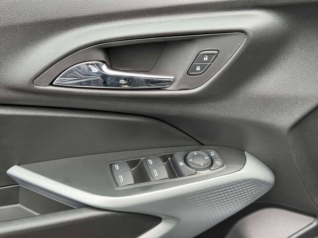 2026 Chevrolet Trax LS - Photo 18