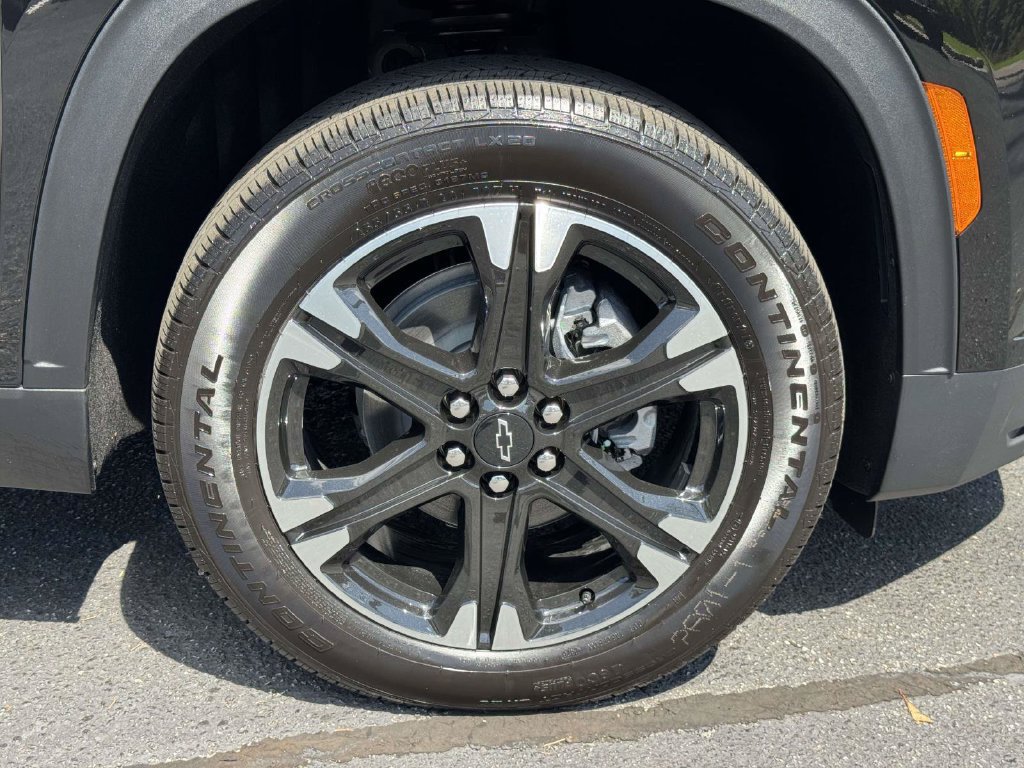 2027 Chevrolet Traverse LT - Photo 27