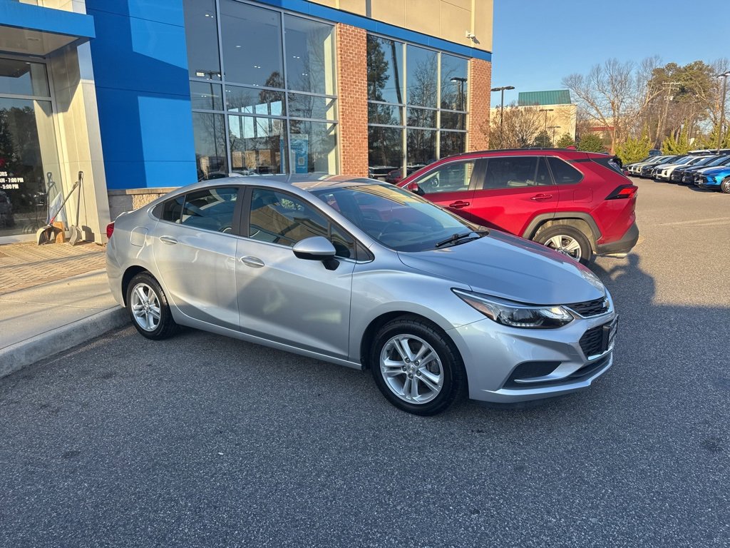 2018 Chevrolet Cruze LT's photo