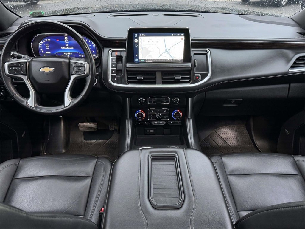 2022 Chevrolet Suburban LT photo 2