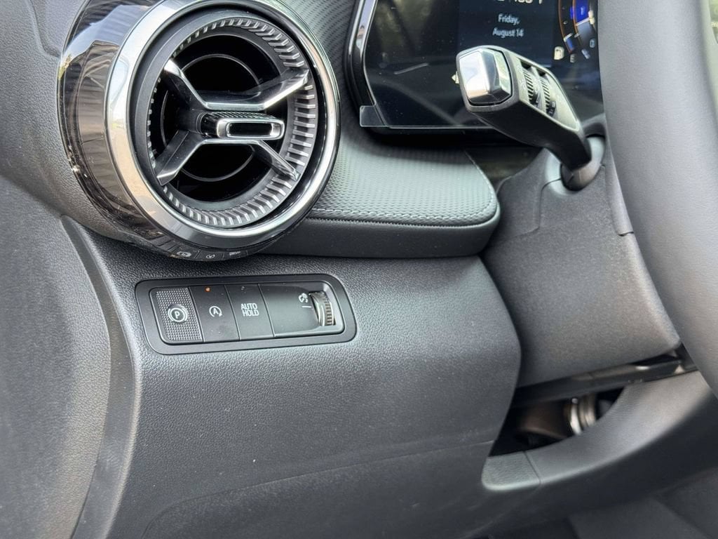 2027 Chevrolet Equinox LT - Photo 9