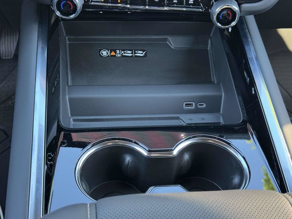 2026 Chevrolet Tahoe Premier - Photo 8