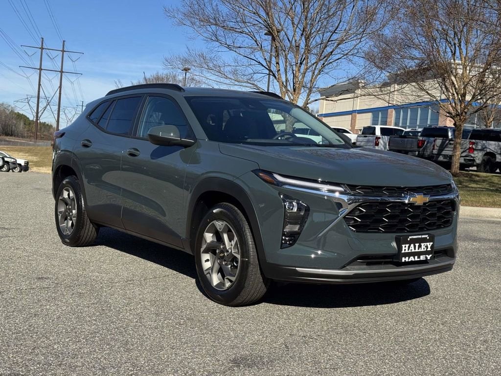 2026 Chevrolet Trax LT - Photo 2