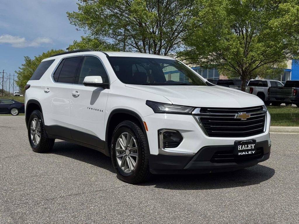 Used 2023 Chevrolet Traverse LT Cloth SUV