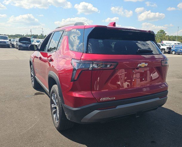 2025 Chevrolet Equinox LT photo 4