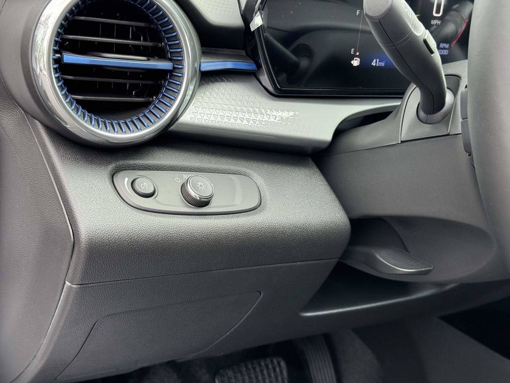 2026 Chevrolet Trax LT - Photo 9