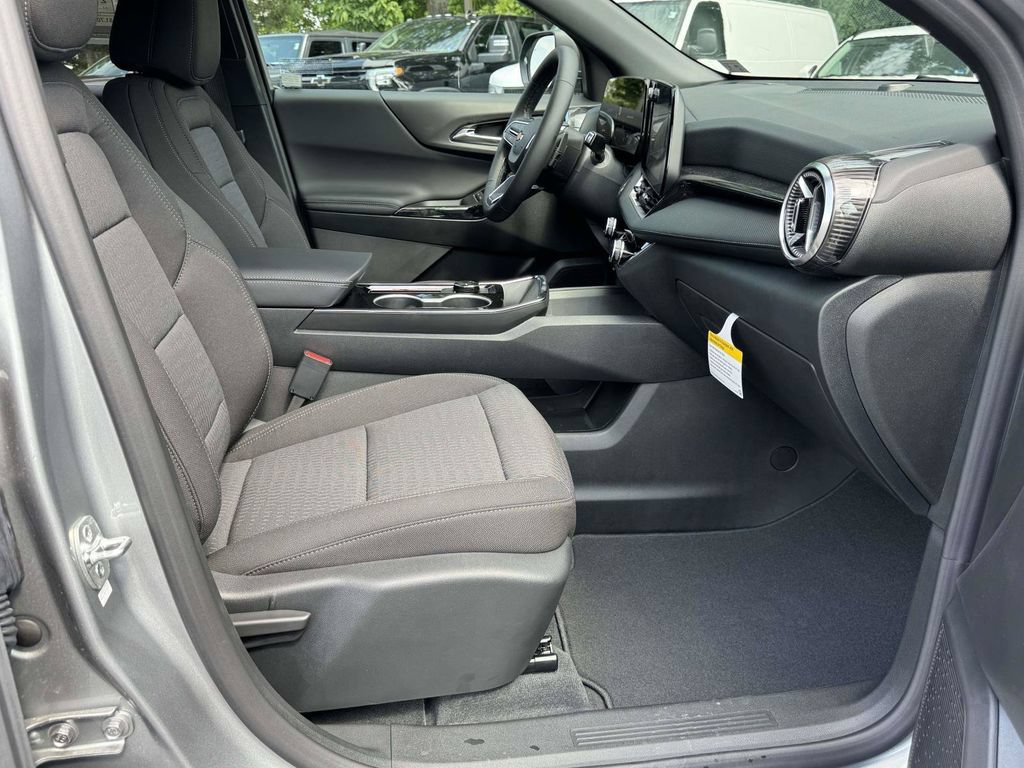 2027 Chevrolet Equinox LT - Photo 14