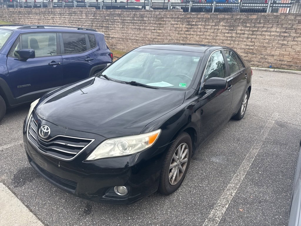 2010 Toyota Camry LE photo 3