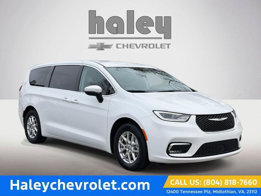 Used 2023 Chrysler Pacifica Touring L