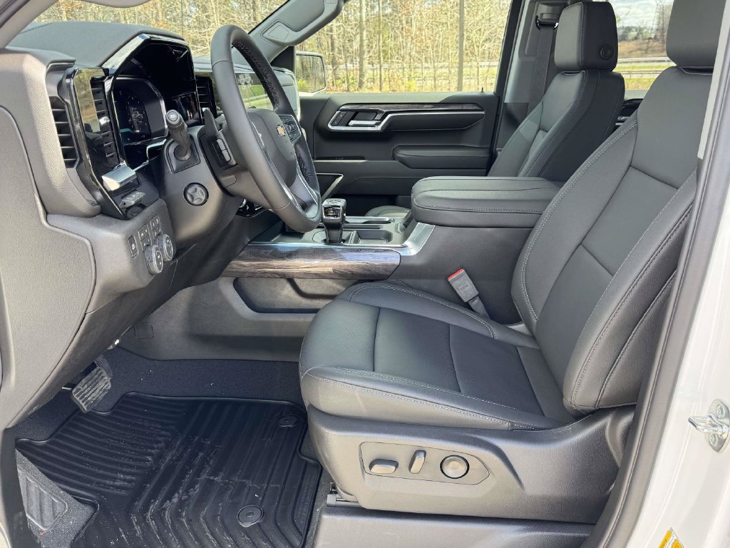 2026 Chevrolet Silverado 1500 LTZ - Photo 19
