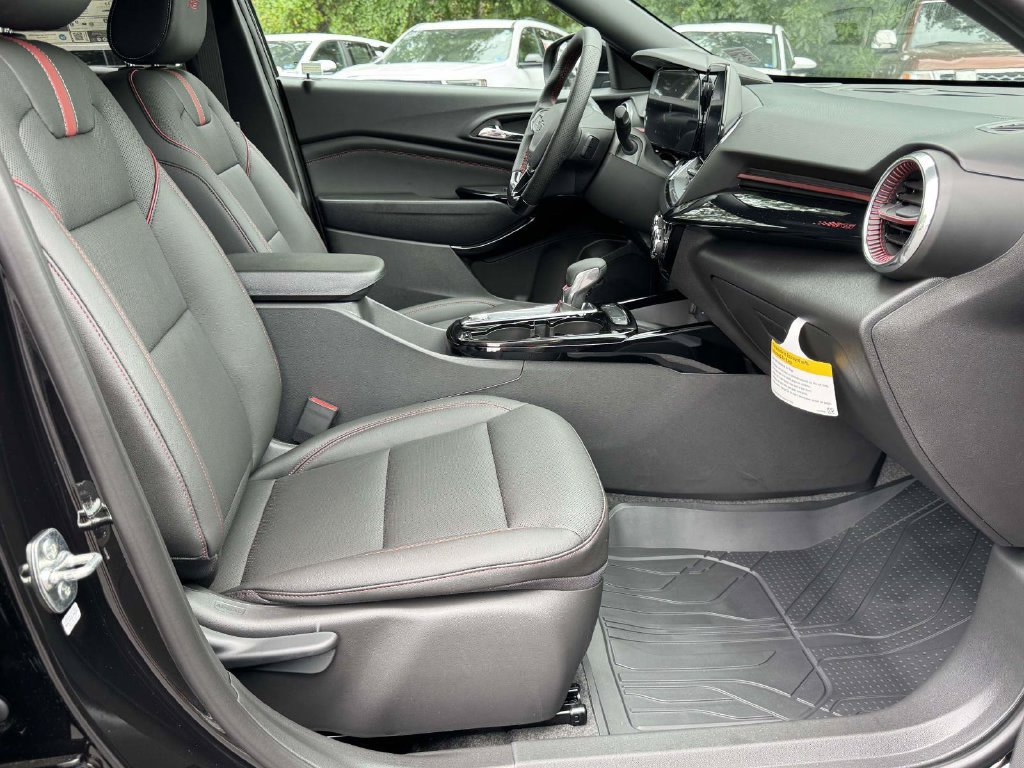 2026 Chevrolet Trax RS - Photo 14