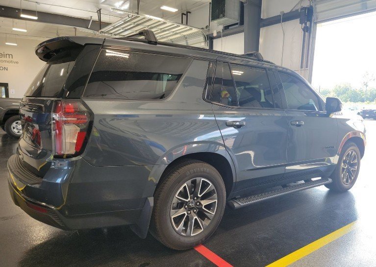 2021 Chevrolet Tahoe Z71 photo 2