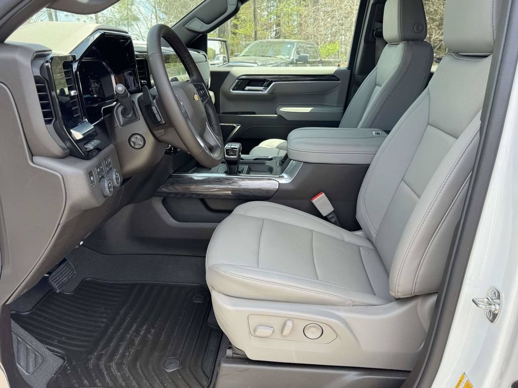 2026 Chevrolet Silverado 1500 LTZ - Photo 19