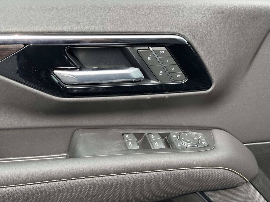 2026 Chevrolet Tahoe Premier - Photo 20