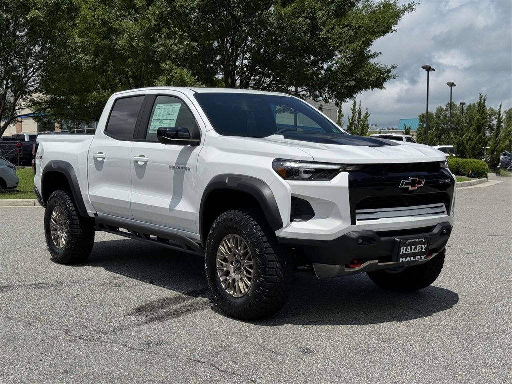 2025 Chevrolet Colorado ZR2 photo 2