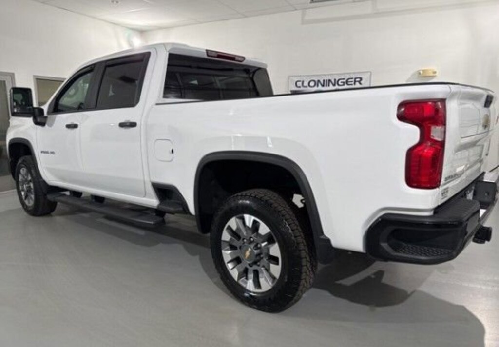 Used 2024 Chevrolet Silverado 2500 HD Custom Truck