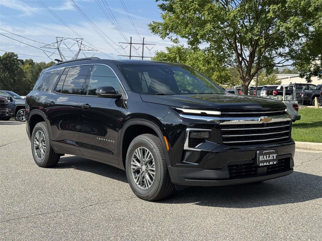 2026 Chevrolet Traverse photo 2