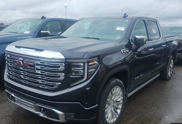 2022 GMC Sierra 4WD Crew Cab Short Box Denali's photo