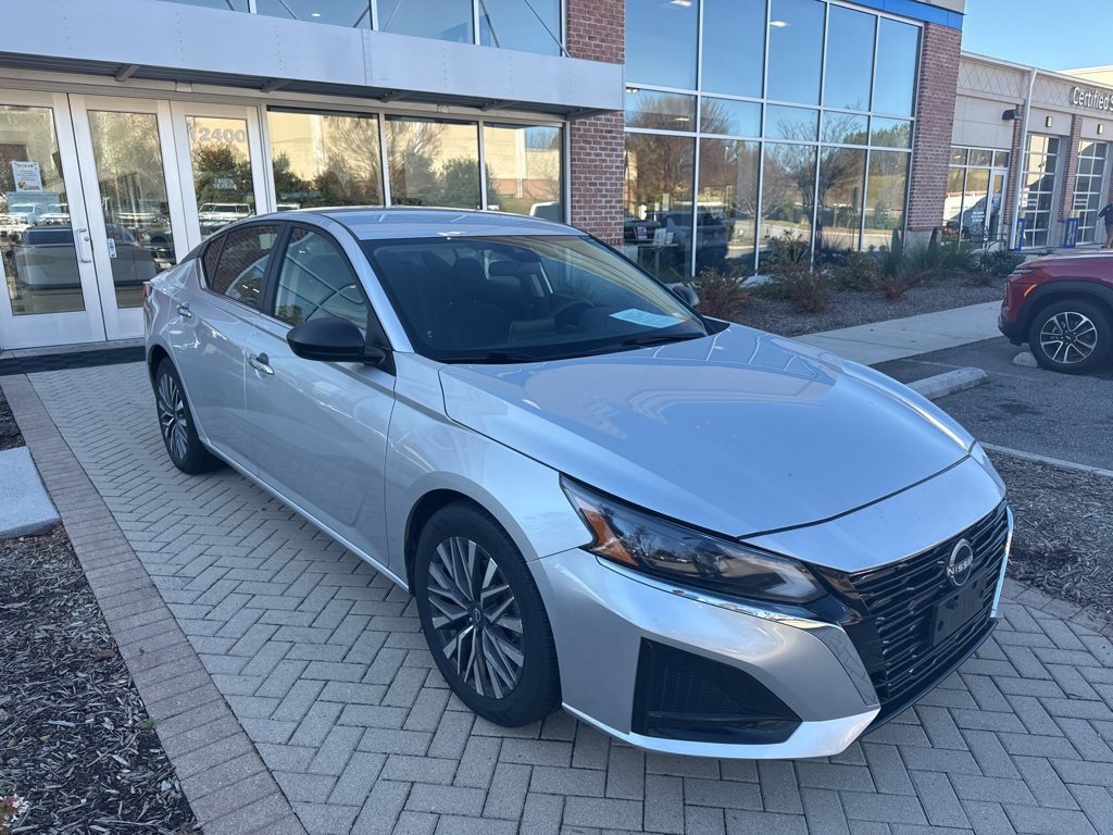 2024 Nissan Altima 2.5 SV photo 3